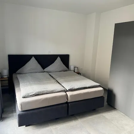 Rathausplatz Residenz *